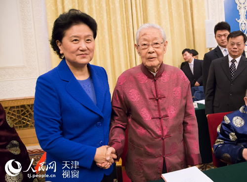  中共中央政治局委员、国务院副总理刘延东亲切接见阮士怡教授