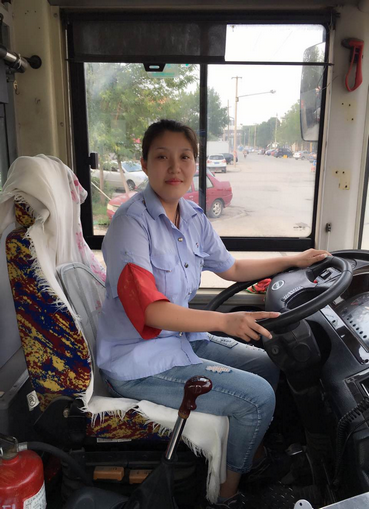 点赞最美公交女司机——高子莲